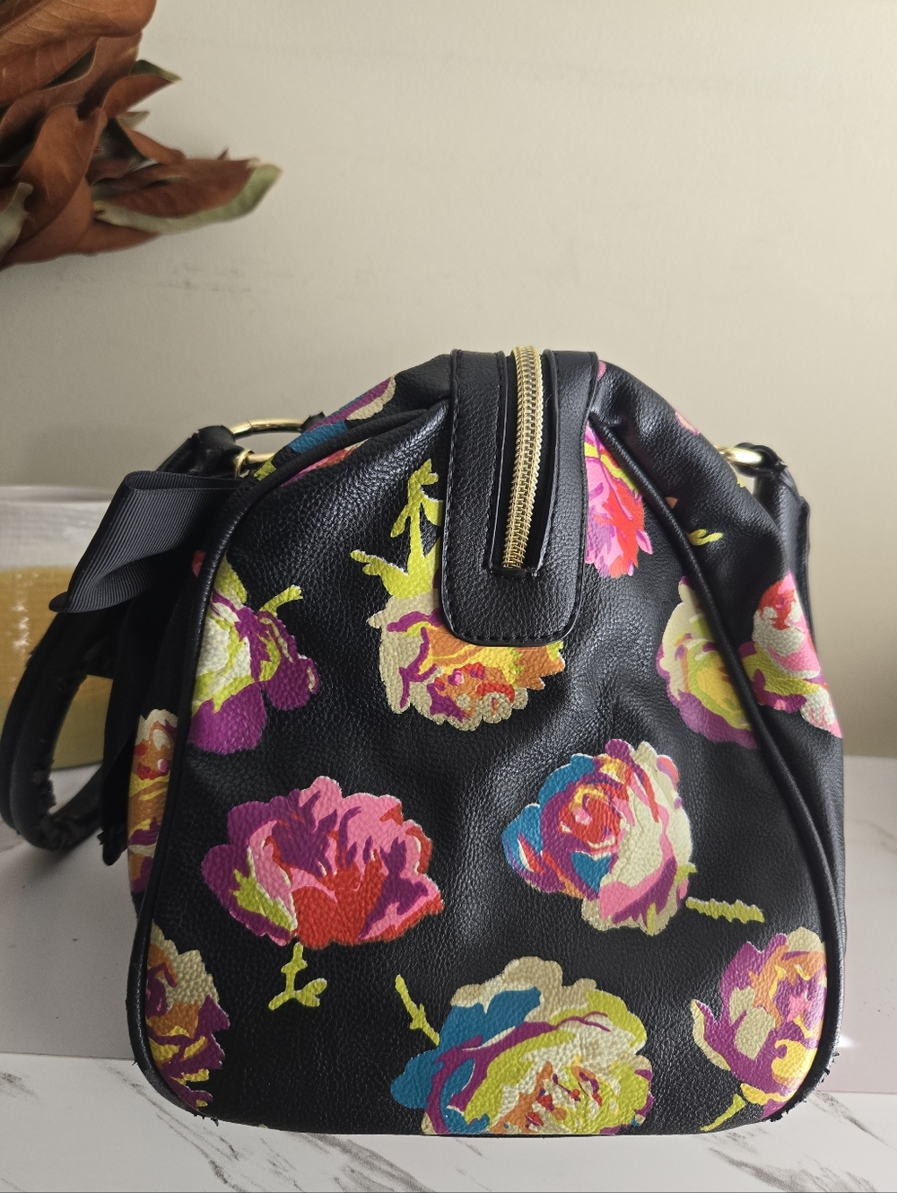 Fair Condition Betsey Johnson Black Floral Print Satchel Handbag - Picture 10 of 14